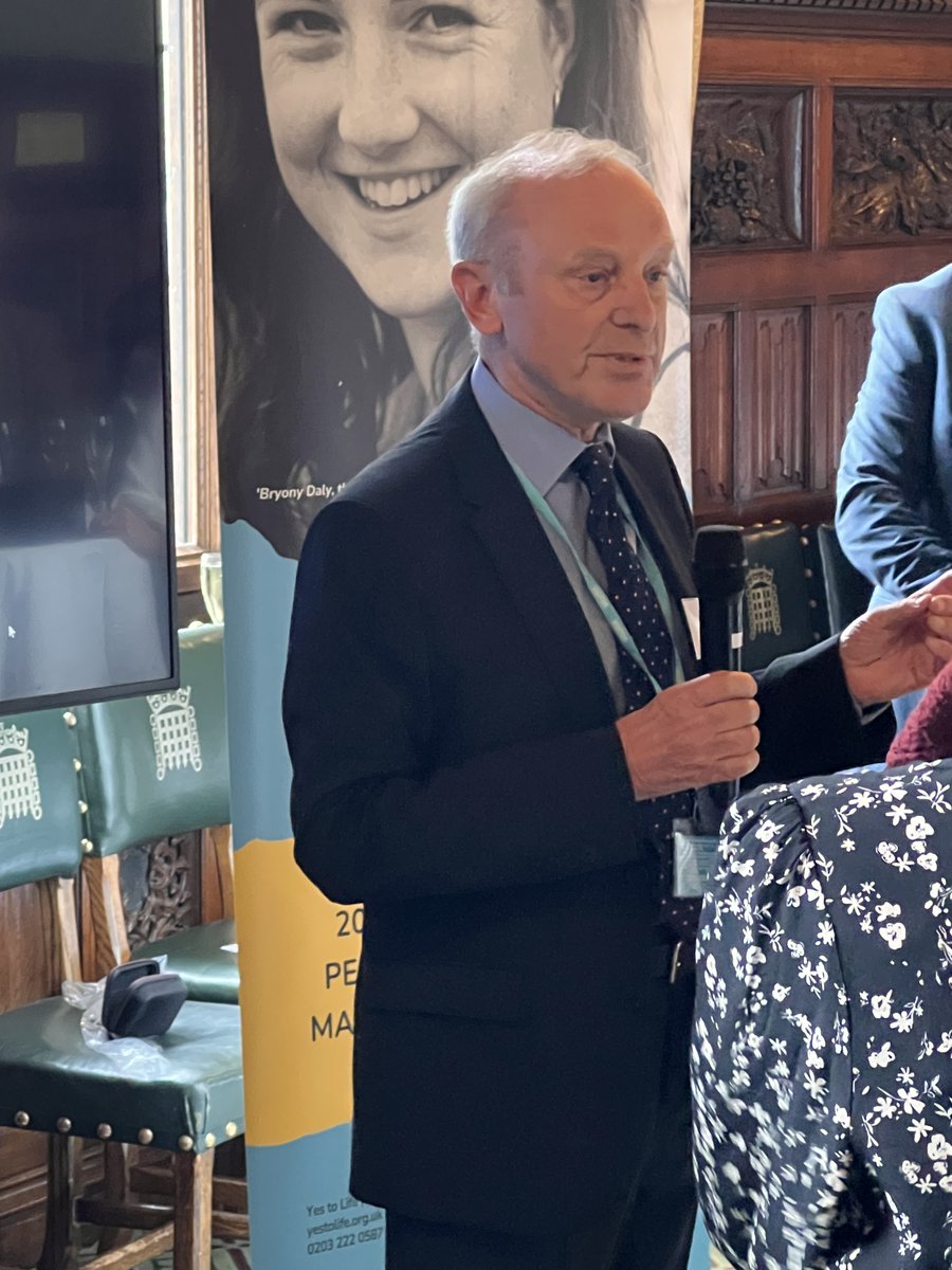 Delighted to celebrate alongside respected figures like @ProfKarolSikora and @janeyleegrace at the Houses of Parliament, honouring @yestolife's 20 years of remarkable dedication. Their compassionate approach to #cancercare paves the way for #integrativeoncology - a guiding light