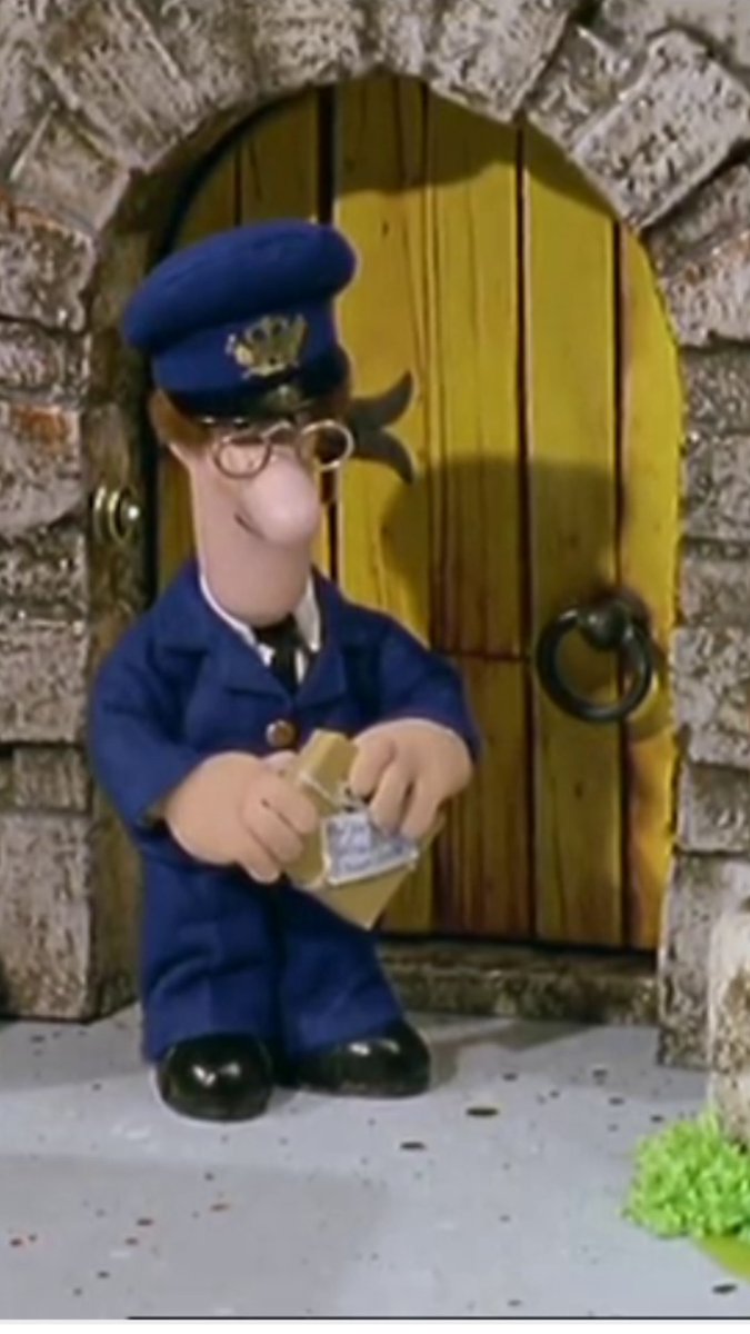 PostmanPat__'s tweet image. Yesterday there was a note on Rev Timms door that said 

&apos;Pat, if you come to deliver my parcel and I&apos;m not here - please hide in the garden shed&apos; 

It was four hours before he came home and found me crouched behind his lawnmower.