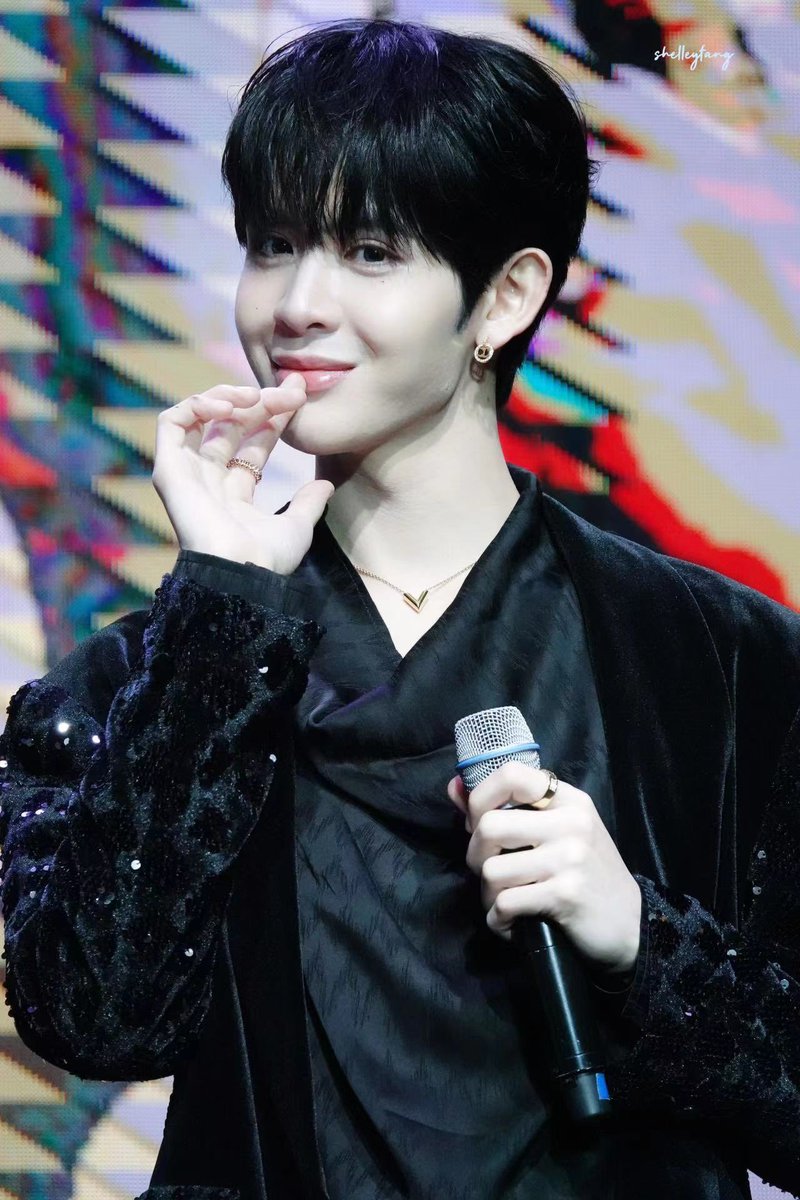 shelleyfang1129's tweet photo. 🥰@Jamessu_w 
#James1stBirthdayPBsign 
#JamesSu https://t.co/SdxggWIcGp