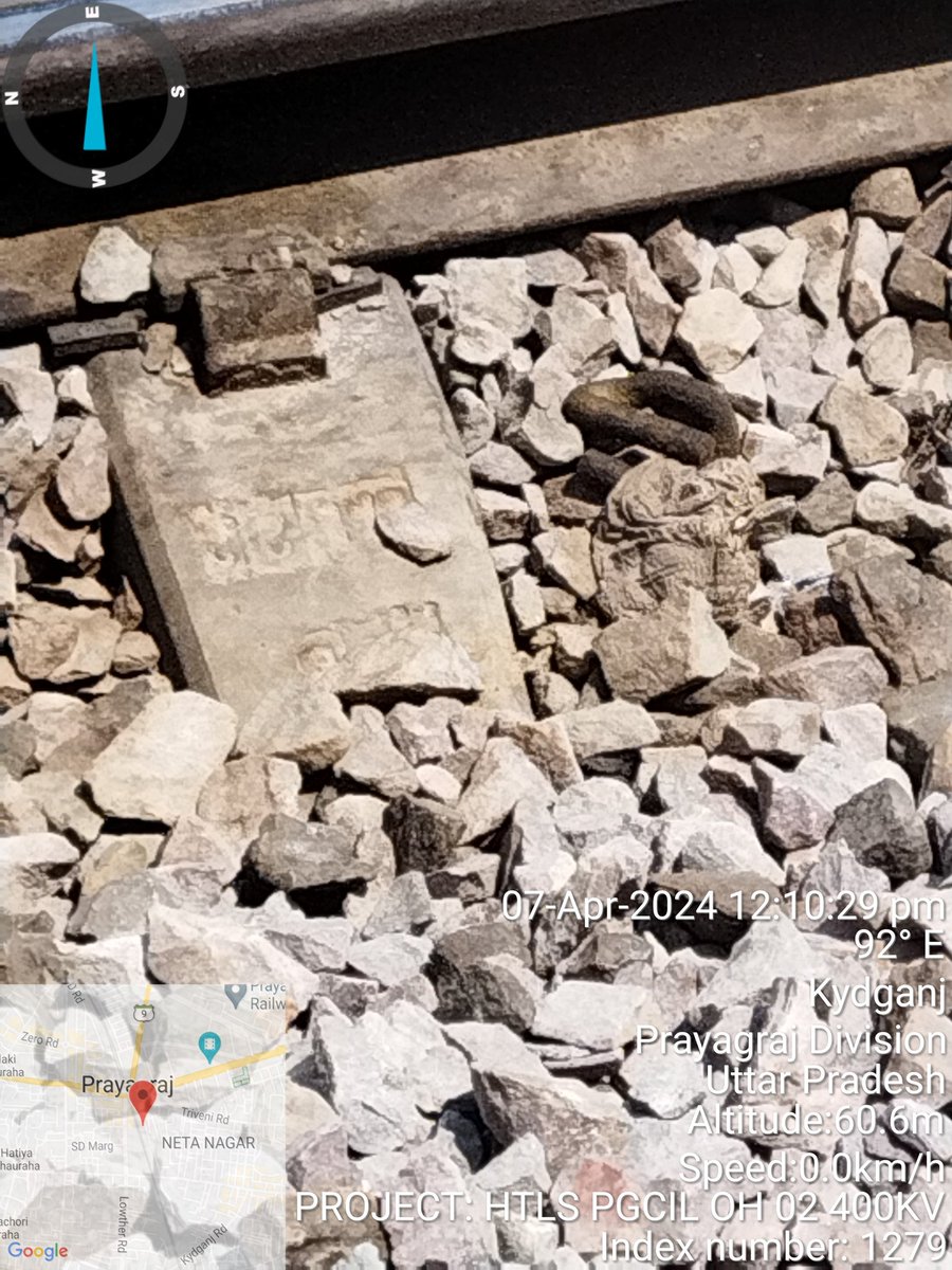 Anking02972415's tweet image. I am going to kanpur from jhasugeda, when I am going to prayagraj then train stopped outer side of station and i saw one components of rail is removed or fell down please take care of it, 
And also manage the mrp rate at railway station. #Railway #railwayhelp #IndianRailways