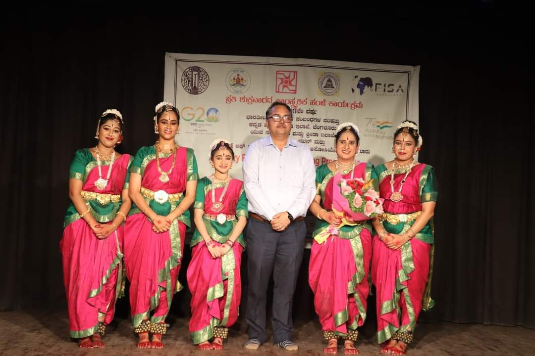 ICCR Zonal Office South Bengaluru  @kannada_bhavan @dyesdept  @bvbbengaluru FISA B   presented Bharatanatyam Dance  by Mrs.Priya Ganesh and Group under Every Friday Cultural Evening Programme #EFCEP  05 April 2024 at  Bharatiya Vidya Bhavan. Glimpses @iccr_hq