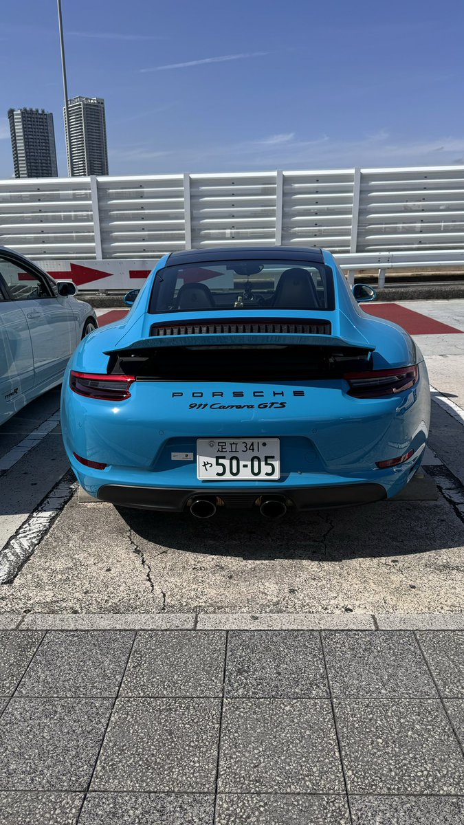 kkz525's tweet image. めちゃくちゃ久しぶりに一瞬昼辰してきました😊
マイアミブルーはやっぱり青空が似合うね️🩵

#ポルシェ #Porsche #991gts #カレラ #gts #車好きと繫がりたい #水色向上委員会
