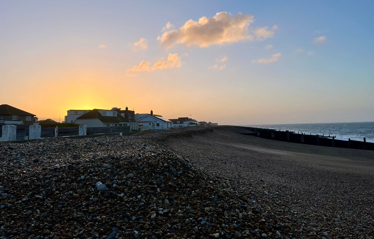 I stayed up all night, but caught the beautiful sunrise at the beach!
Experience tranquility, witness dawn's beauty. 

#SunriseMagic #BeachVibes #AllNighter #NatureBeauty #MorningBliss