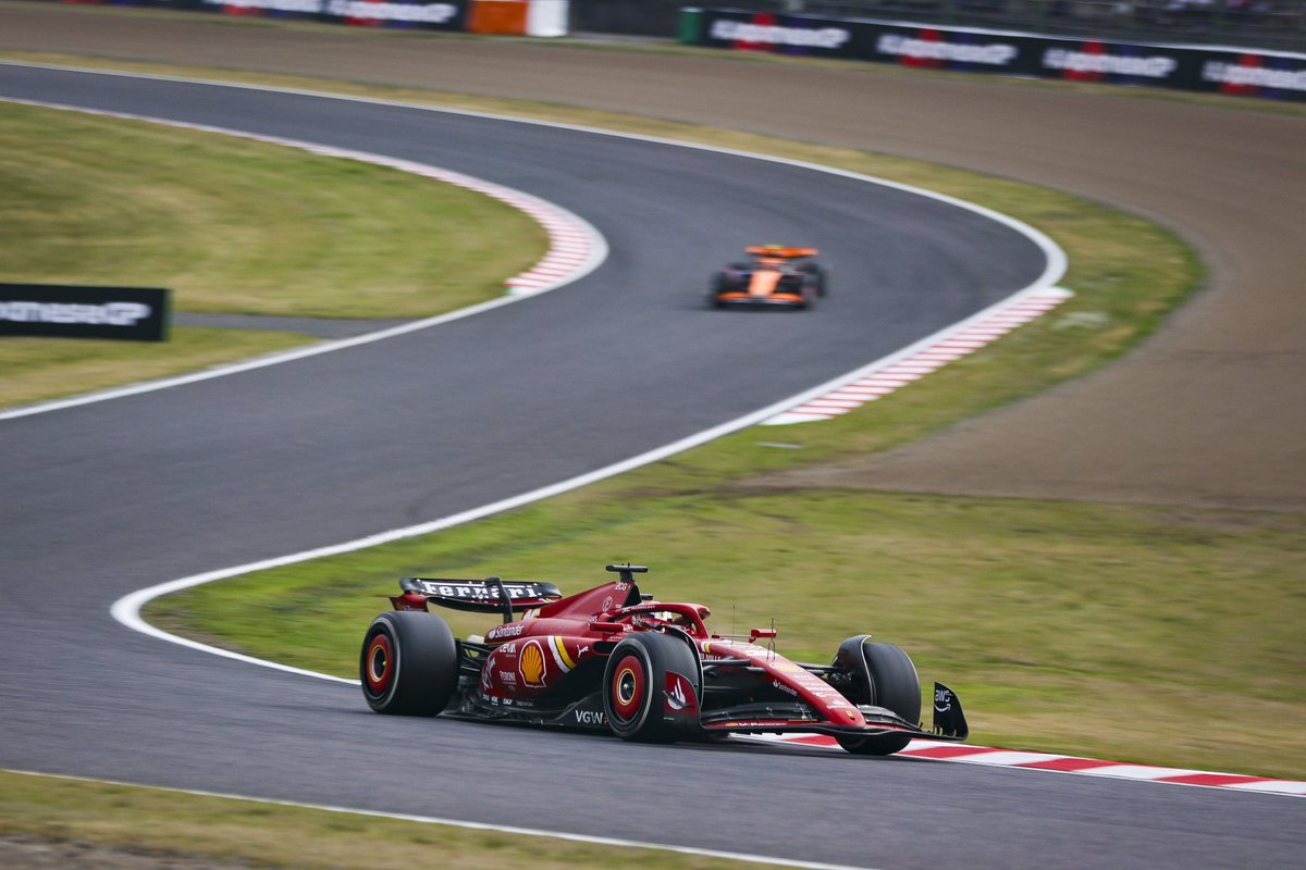 Last 2 laps! Bring it home boys 💪 

<a href="/Carlossainz55/">Carlos Sainz</a> - P3
<a href="/Charles_Leclerc/">Charles Leclerc</a> - P4

#JapaneseGP 🇯🇵 #F1