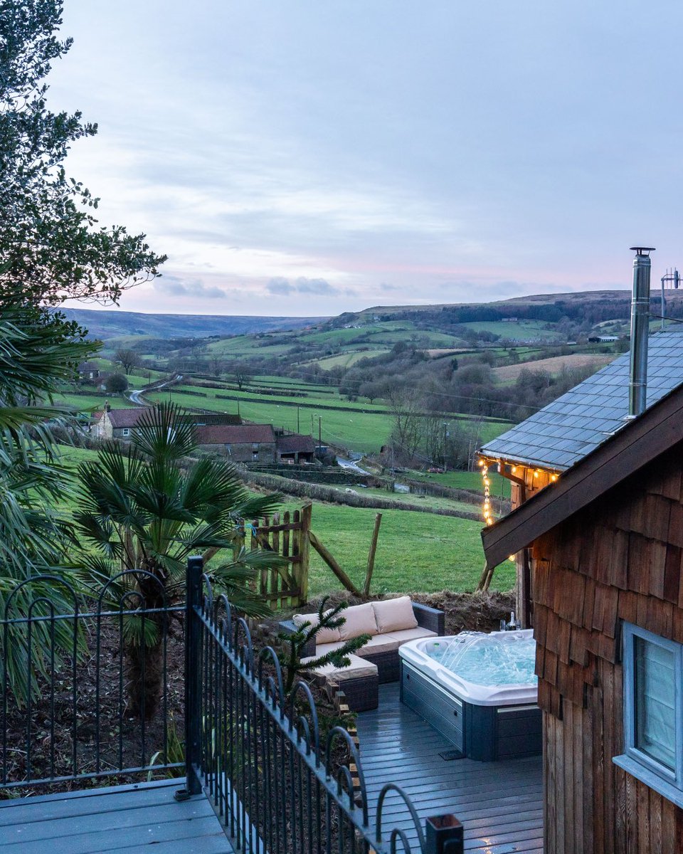 A magical hideaway surrounded by peaceful countryside in the quaint village of Rosedale Abbey, The Knoll is the perfect pad for truly switching off and spending time together. dogfriendlydestinations.com/listings/the-k…