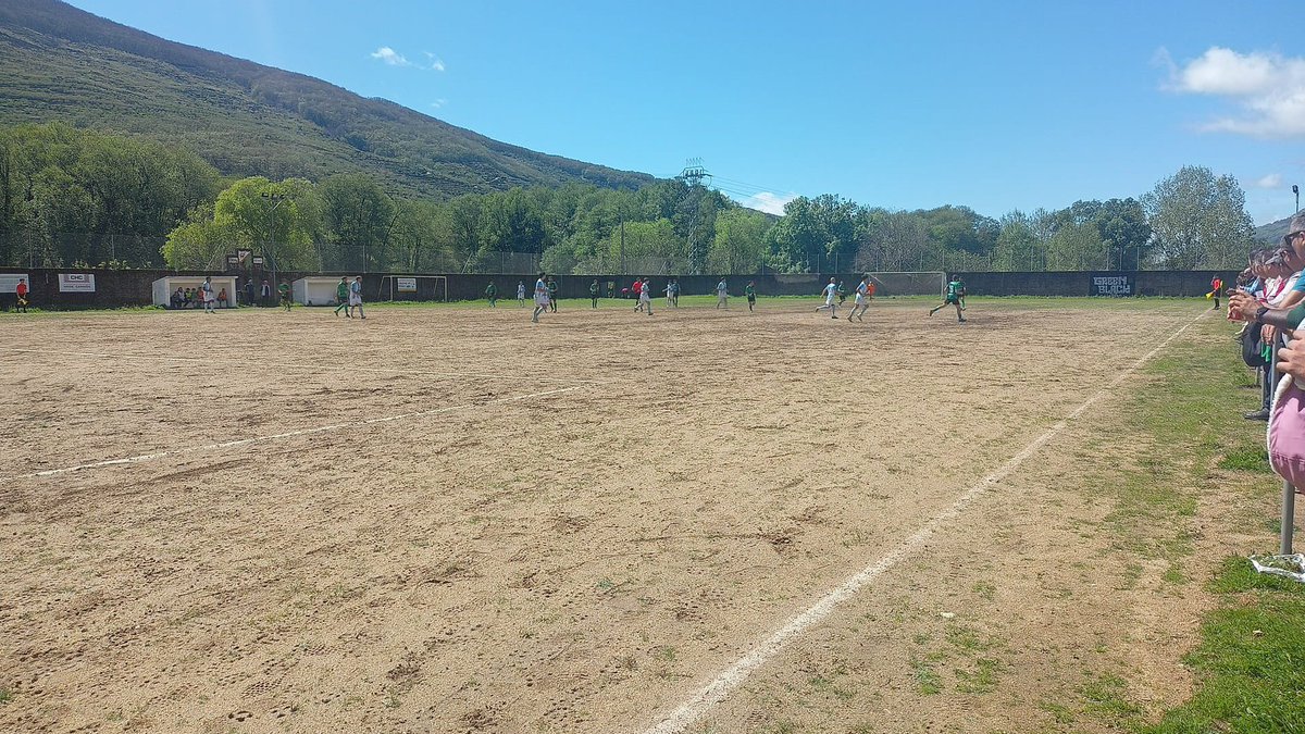 Se reanuda la segunda parte
2-2