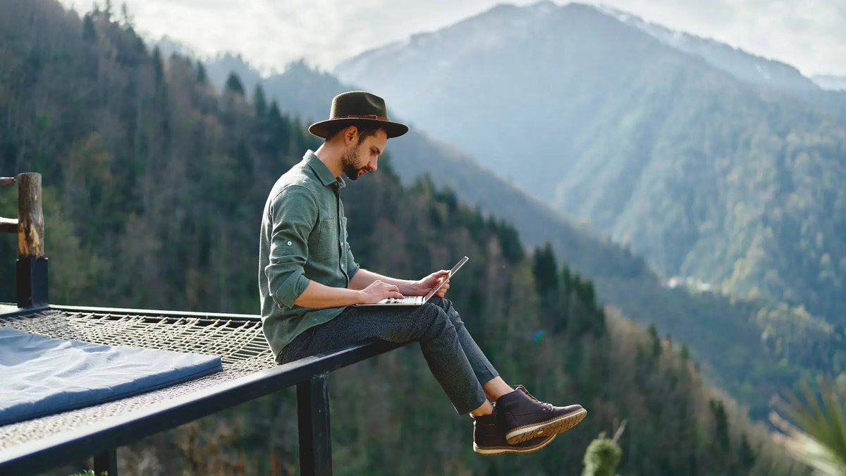 Remote work is the future.

You can Earn $1,000/week. 

Here are 10 sites offering $700 to over $1,500/m for Remote Jobs:

1. flexjobs
2. remotefront
3. weworkremotely
4. workingnomads
5. whoishiring
6. skipthedrive
7. remotive
8. virtualvocations
9. LinkedIn
10. Toptal