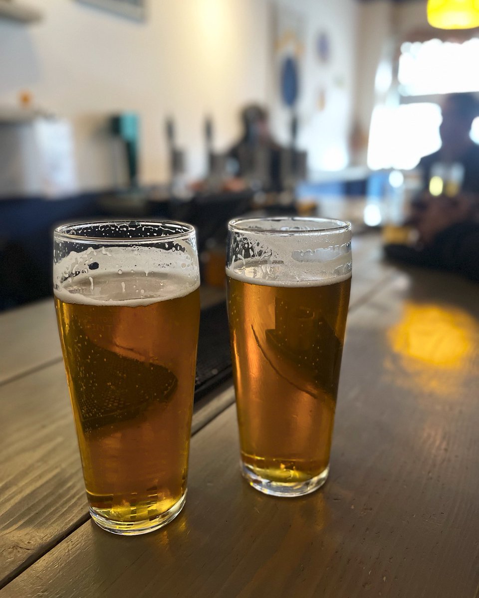 😮😮😮 Look outside! That is perfect weather to swig some delicious suds! 
In Simpatico is on! It is bitter, it is cold, it is foamy, it is crisp and it is available from 14:00 THIS AFTERNOON!