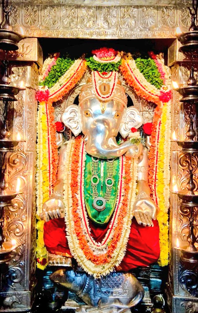 Anegudde Shri Vinayaka Kumbashi #Kundapura Today's Alankara 🙏