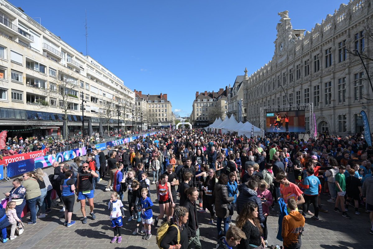 🏃‍♂️🏃‍♀️ Une nouvelle édition exceptionnelle des Foulées Valenciennoises ! 👏 aux 8️⃣4️⃣0️⃣0️⃣ courageux qui ont brillé sur les divers parcours ✅️ Merci aux services de #Valenciennes, à la @LigueHDFA, et à tous nos #partenaires pour la parfaite organisation de cette belle fête du sport