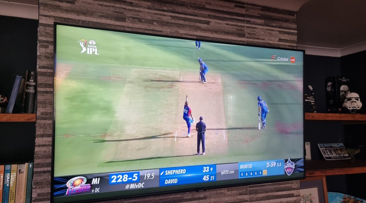 TimPerks85's tweet image. Nortje bowls a Mandela over - first time I've seen it, been waiting for it from a saffa. #46664 #mandela