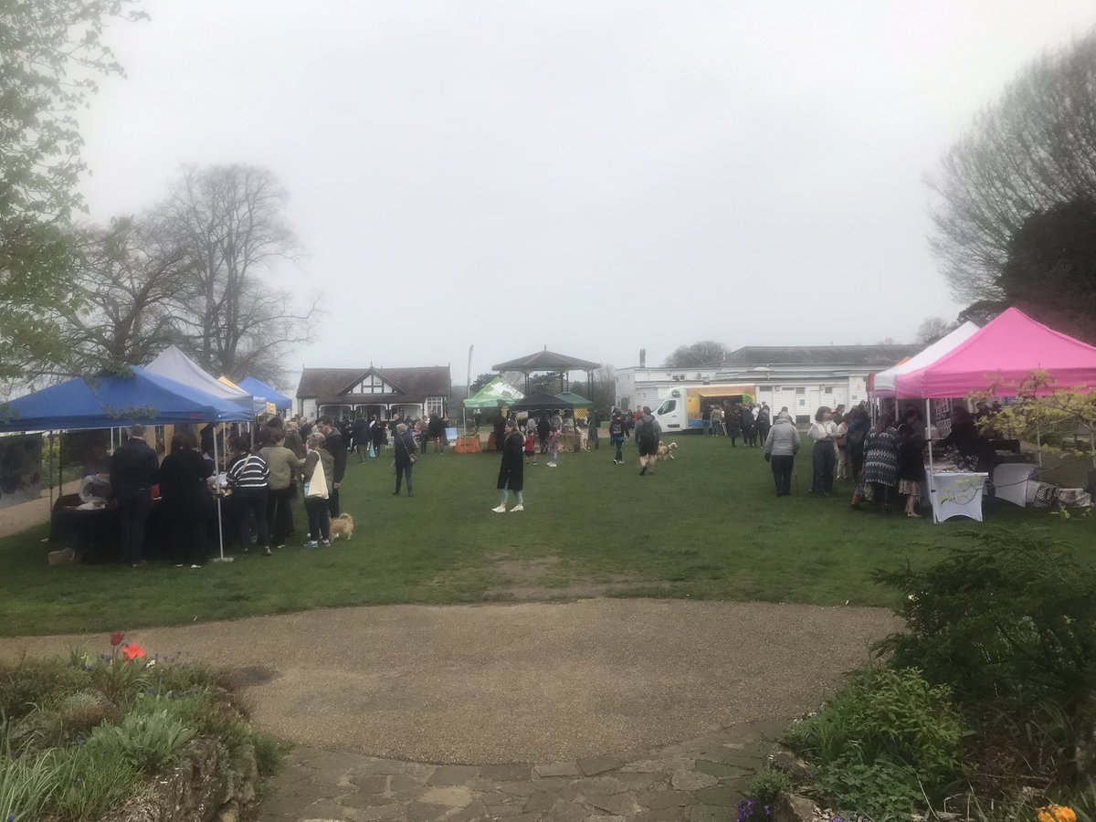 Might have been a bit grey & windy yesterday, but I still had a great time looking at all the amazing stalls & lovely looking food at the #Sevenoaks Vegan Market.