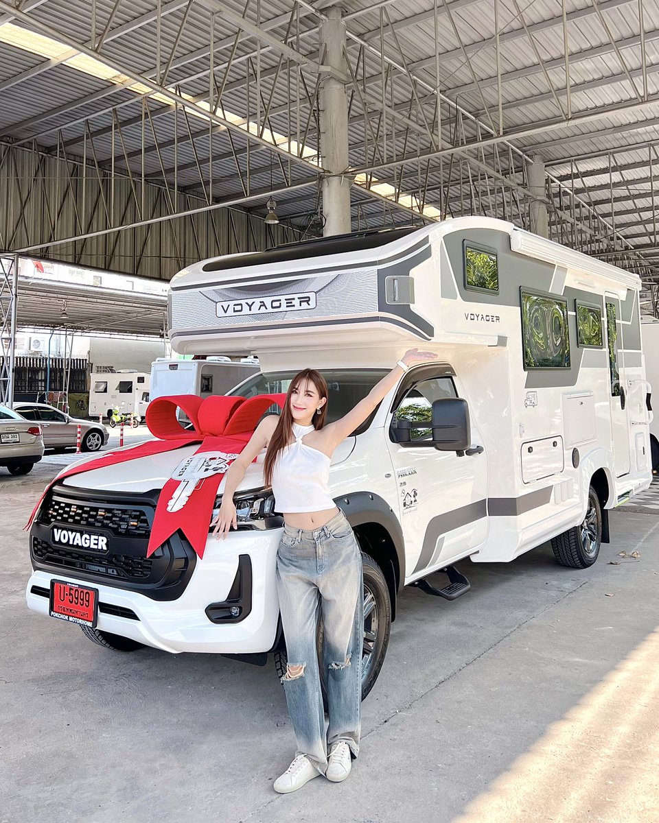 BESTKAMSINGG's tweet photo. รถบ้าน!!!!!! เบสซื้อรถบ้านค่ะทุกคนนน🥰 ซื้อมาเพื่อใช้ไปถ่ายละครและทำรายการใหม่ด้วย รายการ "รถติดเม้าท์" เป็นรายการที่จะเชิญ ผู้หญิงผู้ชายLGBTQ+ คนโสดคนไม่โสด เพื่อนกลุ่มไหน หรือใครก็ตาม มาขึ้นรถบ้านของเบส เบสจะเม้ามอย และพาทำกิจกรรมค่ะ ทุกคนคอมเมนต์ได้เลยว่าอยากให้เชิญใครมาขึ้นรถ https://t.co/RpvgAxrPgz