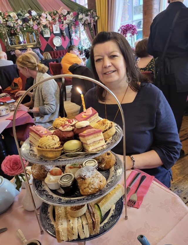 Birthday treat with mum and sister yesterday at Richmond Tea Rooms Manchester #afternoontea #richmondtearoom