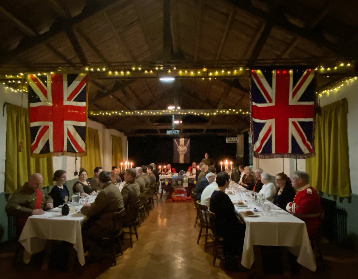 Did you know that one of the best ways to enjoy @StowAero is to arrange a group visit? @u3a_UK, @WomensInstitute, #Cyclist, #History and #Aviation groups - or even just friends and family - we welcome them all. Why not drop us a line? stowmaries.org.uk/contact/group-…