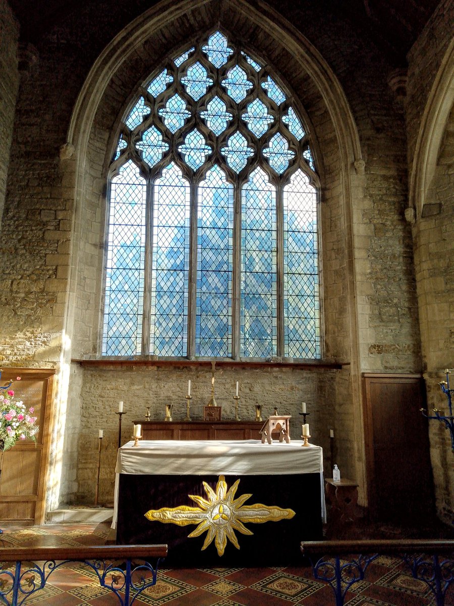 Altar in February of #StPetersWalgrave (2024) #PhilOnaBike #SundayAltars #TraceryTuesday #WindowsOnWednesday