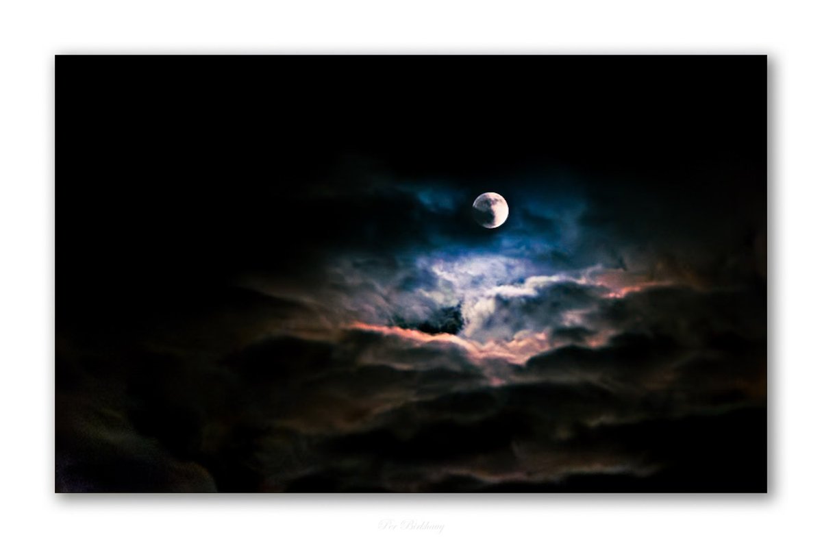 #Cloud #Moon #Sky #Outdoors #Nature #Darkness #thephotowalkpodcast #shapingthelightwithgreg #diginordic #photopluscanonmagazine #photographymasterclassmagazine #canon_photographer #picoftheday