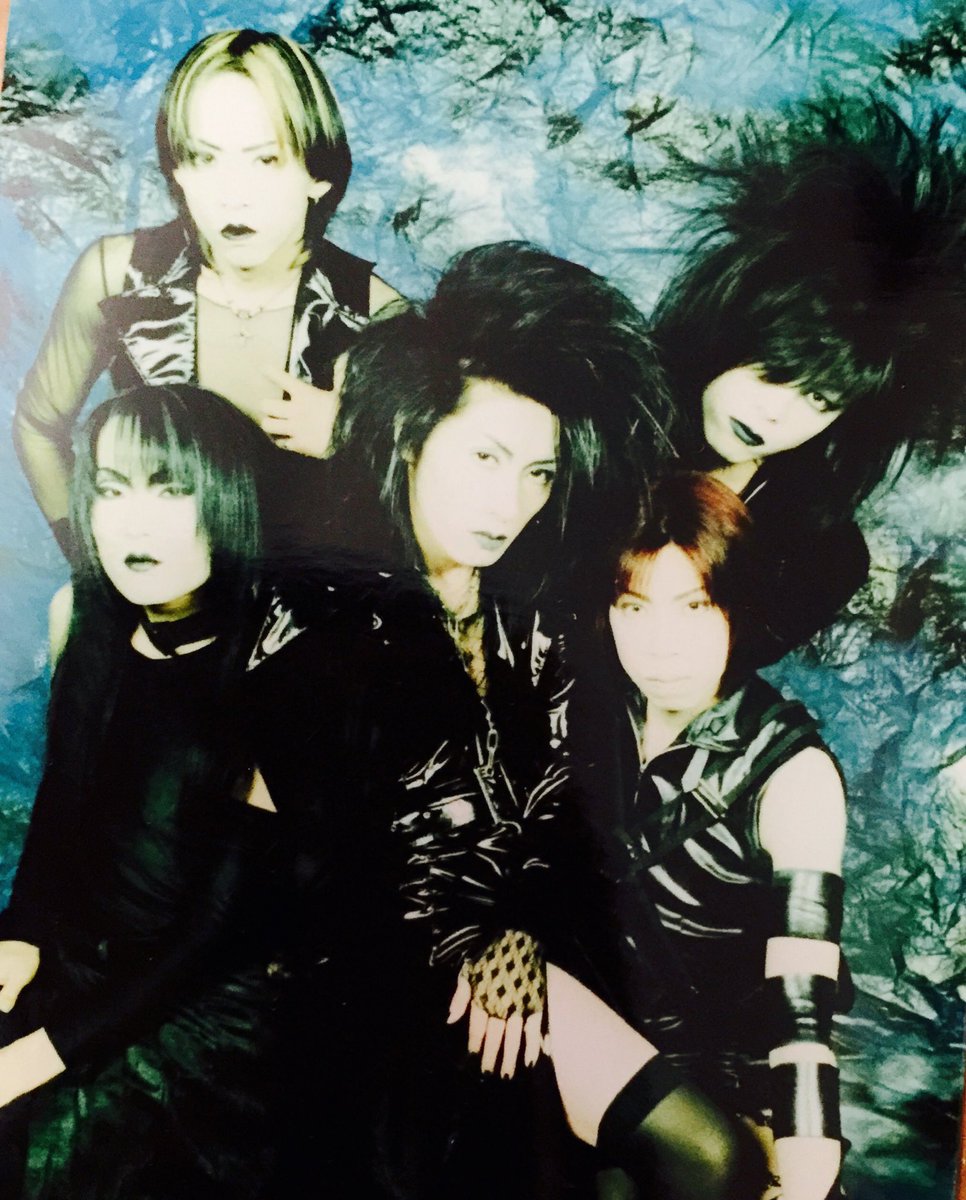TATSUYAofficial's tweet photo. あ!
今日誕生日だ!
完全に忘れてた27歳になりました
CROW MUSIC
#レーベルが27周年になりました
#CROWMUSIC
#7seven https://t.co/sFlPvBBpUP