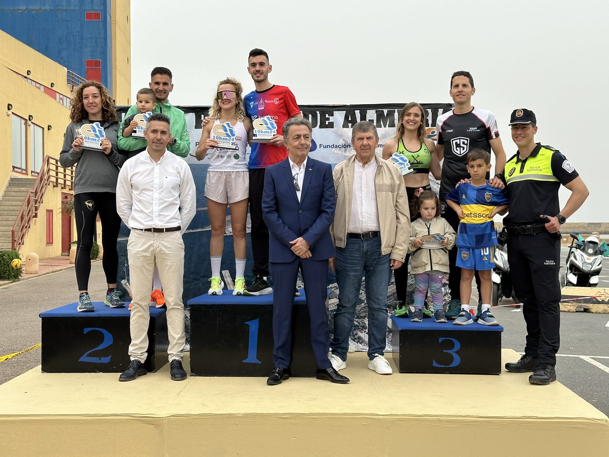 🏃‍♂️🏃‍♀️El deporte, protagonista en el Puerto de Almería Gracias a los más de 400 atletas que se han apuntado a los 🔟 kilómetros por las instalaciones portuarias, a @Aqueatacamos, a la Policía Portuaria y los departamentos de la APA que han hecho que la prueba sea un éxito