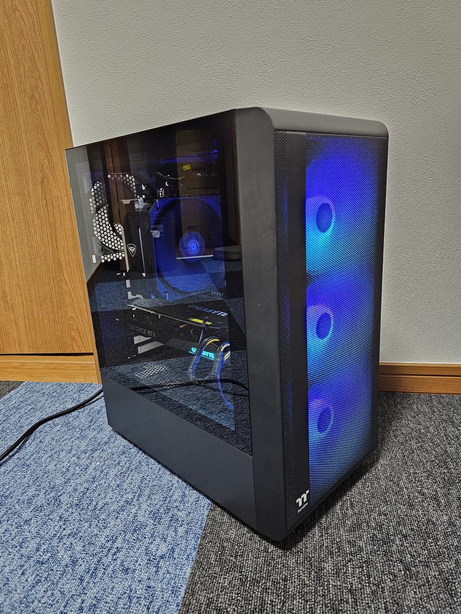 KUSSOWAR0TA's tweet photo. Ryzen5 7500F+RTX3070のPC、9万+送料で買う人おらんか？？？ https://t.co/ldigCJUdcQ