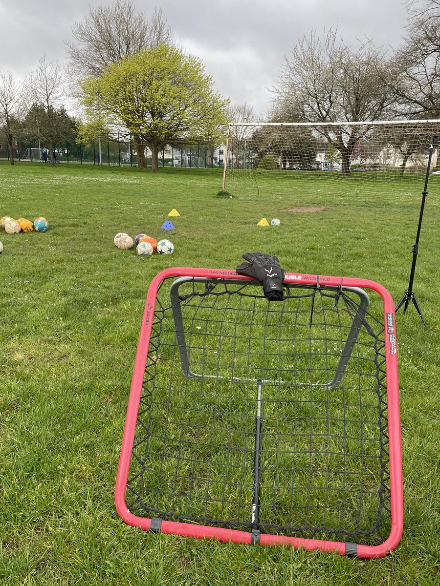 All set for today’s sessions! 
#GoalkeeperTraining 🧤
<a href="/anzengk/">AnzenGK</a> 
<a href="/crazycatchuk/">Crazy Catch UK</a>