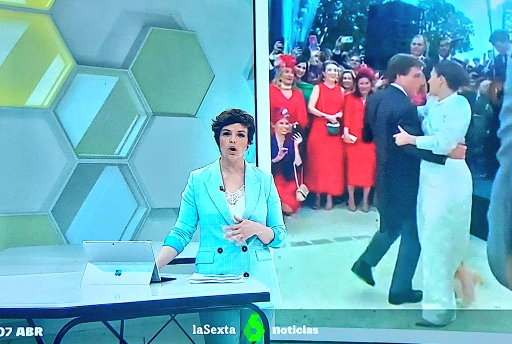 dsegoviaatienza's tweet photo. Elecciones en Euskadi pero para la cadena de Ferreteras NO existen, sin embargo  @cris_villanueva si te pone un enfrentamiento entre PPSOE. Eso sí, para promocionar la boda de Almeida son los primeros.
Si hubiera elecciones en la CAM  les faltaría tiempo a los cloaqueros de Telemadrid 2 (LaSexta)
