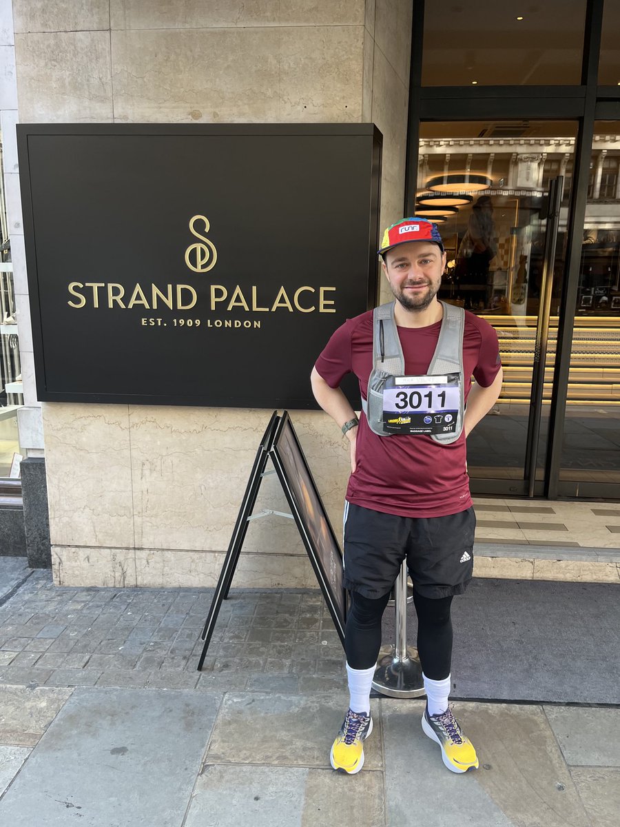 happyhammer09's tweet photo. Mick Steward from Fleet Street is our 1st runner to go this morning for @onlyapavementaway https://t.co/AsNowotjlj