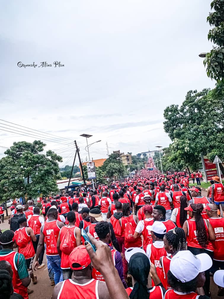 After the flagging off. Lop @JoelSsenyonyi went into action  at the #KabakaBirthDayRun