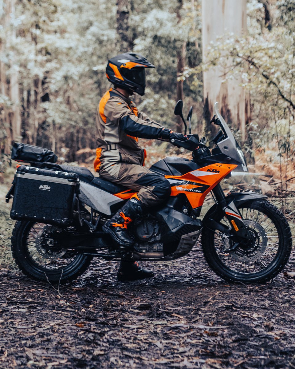 It's Sunday - time to get out and get dirty! And there's no better way to spend it than than finding new routes on the KTM 890 ADVENTURE! Contact your local dealer to book your test ride. brnw.ch/21wIAcg #KTM #ReadyToRace #KTM890Adventure #Dare2Adv #AdvRider