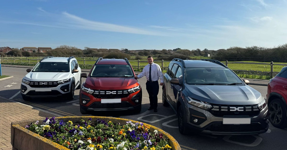 🤝 Hendy Dacia Portsmouth recently delivered 6 Dacia Joggers to Seal Bay Resort in Selsey. 🚘 These vehicles will be used to transport visitors around the resort in style. 😊 Thank you for choosing Hendy Group, we hope these vehicles are helpful!
