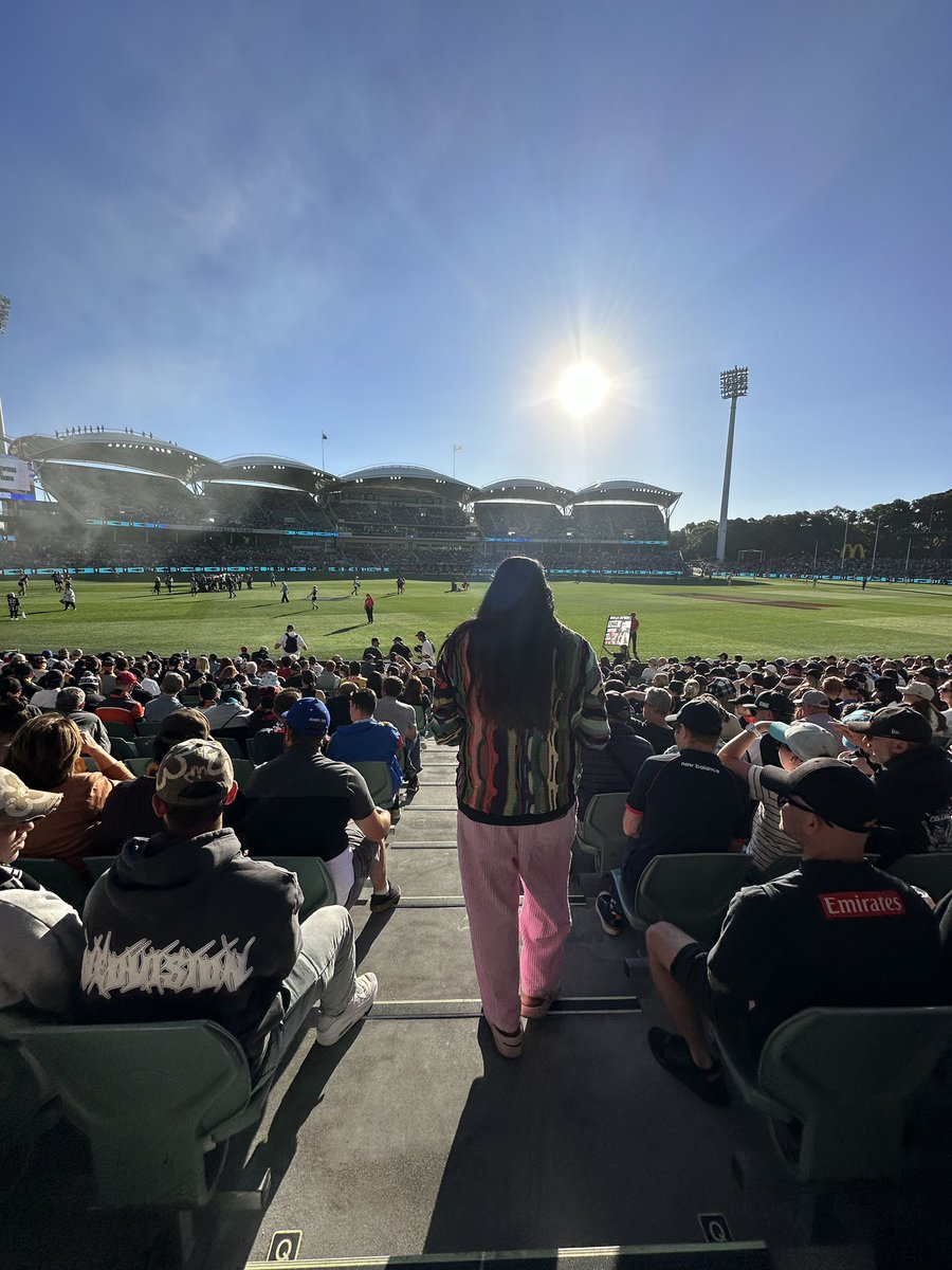 The beauty of being a neutral at a game is you don’t have to deck yourself in specific colours. You can just wear a lot of colour instead. @TheAdelaideOval does sound quite pro @CollingwoodFC & very anti Jack Ginnivan today #AFLGatherRound