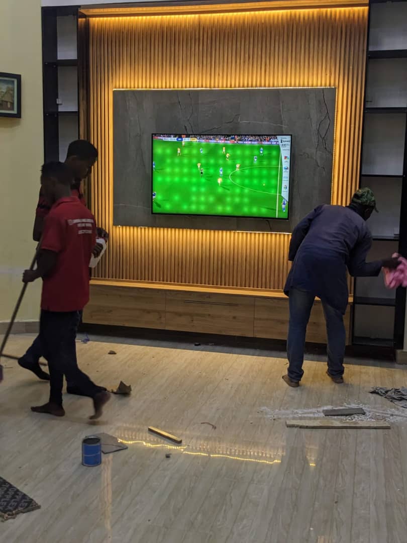 nyambizider's tweet image. ✨Royalty modern furniture
✨Tunatengeneza fanicha zote Kwa meter square
✨Mbao zake ni Mdf kutoka uturuki
✨Zinadumu Kwa muda mrefu
✨Bei zetu ni nafuu
✨Huduma zinatolewa na mikoani pia
✨Tunapatikana kawe-Dar es salaam
✨Whatsapp:wa.me/0683652764
📞&📩 0683652764