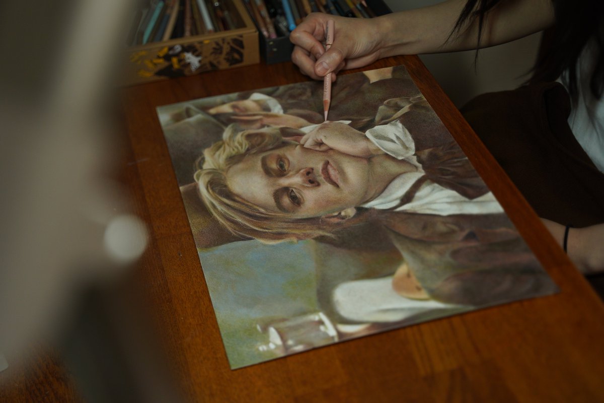 レオナルド・ディカプリオ色鉛筆で描きました！

頑張ったけんたくさんの人に見て欲しいです🙏