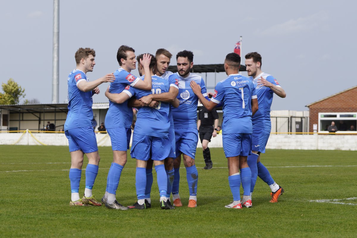 isthmian.co.uk/trawler-boys-g… Trawler Boys go seven points clear

Lowestoft widen the gap, we’ve narrow wins for Bury and Bowers, Regent hit seven, whilst Walthamstow get three. It’s our Pitching In Isthmian North round up.

Image: <a href="/Shirleypeppa/">Shirley Whitlow</a>

#IsthmianLeague #PitchingIn