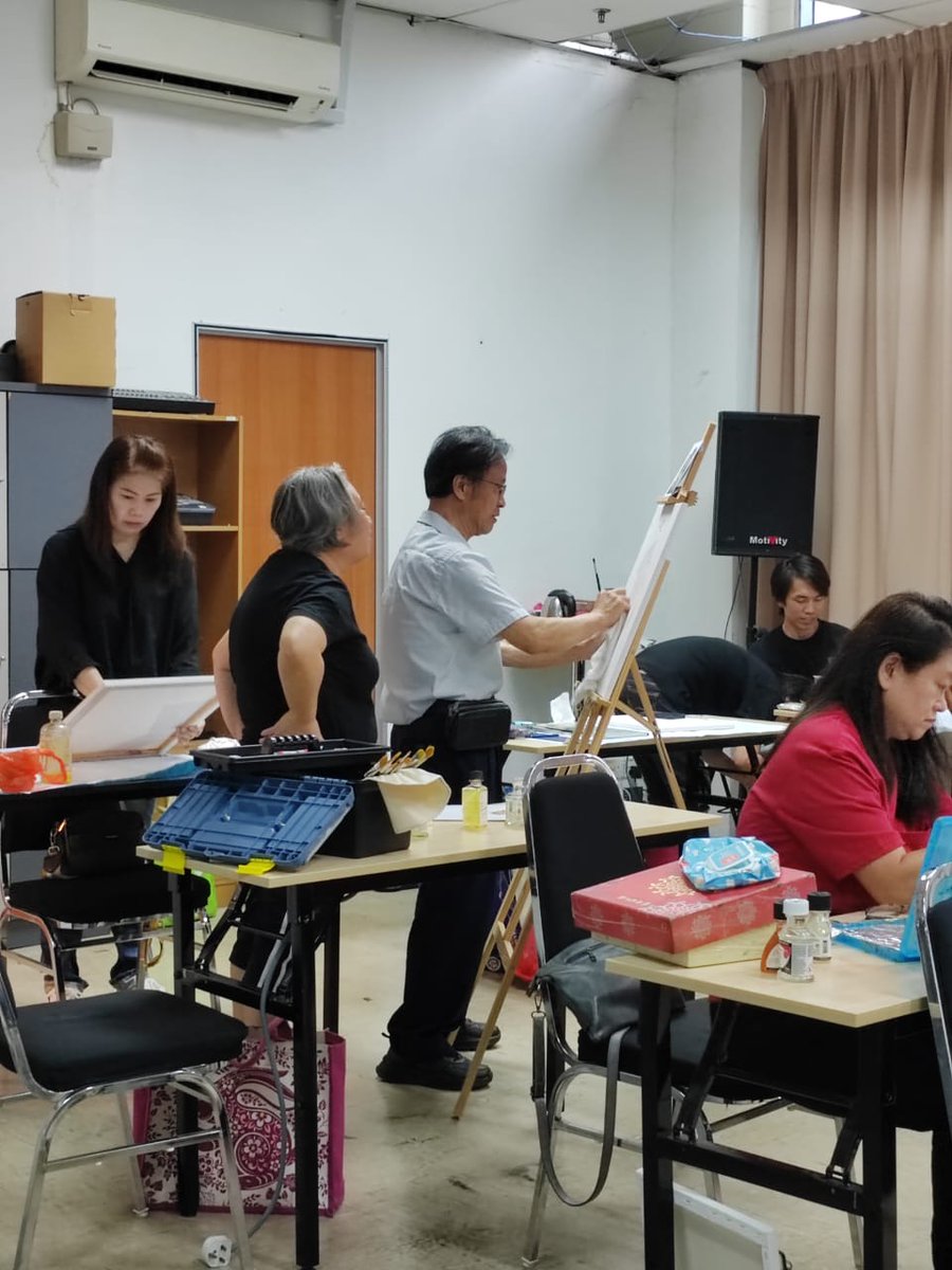 EricanOfficial_'s tweet photo. Enjoying the painting workshop photo and look happy ending for the first day workshop. Every student get their own portrait oil painting.
Interested in art and design? Contact us now https://t.co/tPWqAcHiSl
#YESProfessionalAdvancementCenter #BeaYESaffiliate #AchievemorewithYES https://t.co/KzlC14A7GO