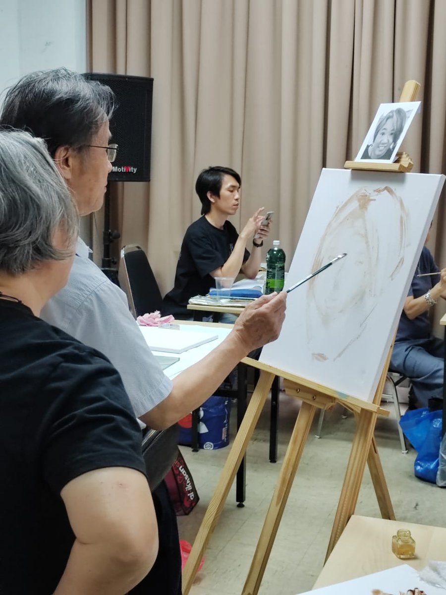 EricanOfficial_'s tweet photo. Enjoying the painting workshop photo and look happy ending for the first day workshop. Every student get their own portrait oil painting.
Interested in art and design? Contact us now https://t.co/tPWqAcHiSl
#YESProfessionalAdvancementCenter #BeaYESaffiliate #AchievemorewithYES https://t.co/KzlC14A7GO