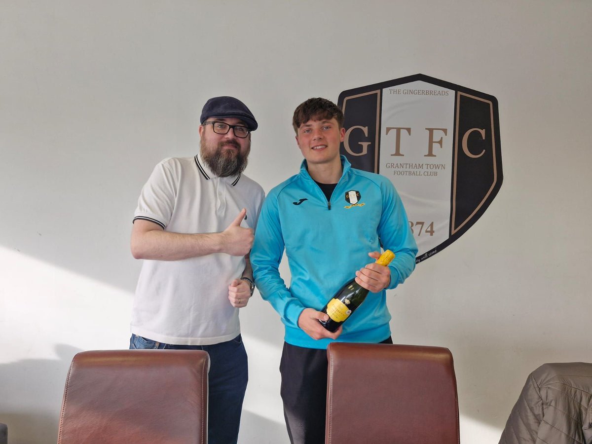 𝙈𝘼𝙉 𝙊𝙁 𝙏𝙃𝙀 𝙈𝘼𝙏𝘾𝙃

#thegingerbreads match winner, Matthew Doyle was chosen by our Match Sponsor 'The Black Army' as yesterdays Man of the Match!

He was presented his award by Jamie Barnes.