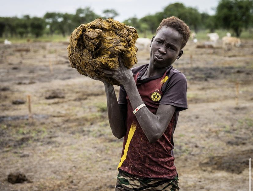 #southsudan #unitystate #koch #young #helders #cattle #tradicionaldress #KochVillage #UnityState #SouthSudan #CattleHerders #CommunityLife #Conflictlmpact #LocalEconomy #photoopportunity