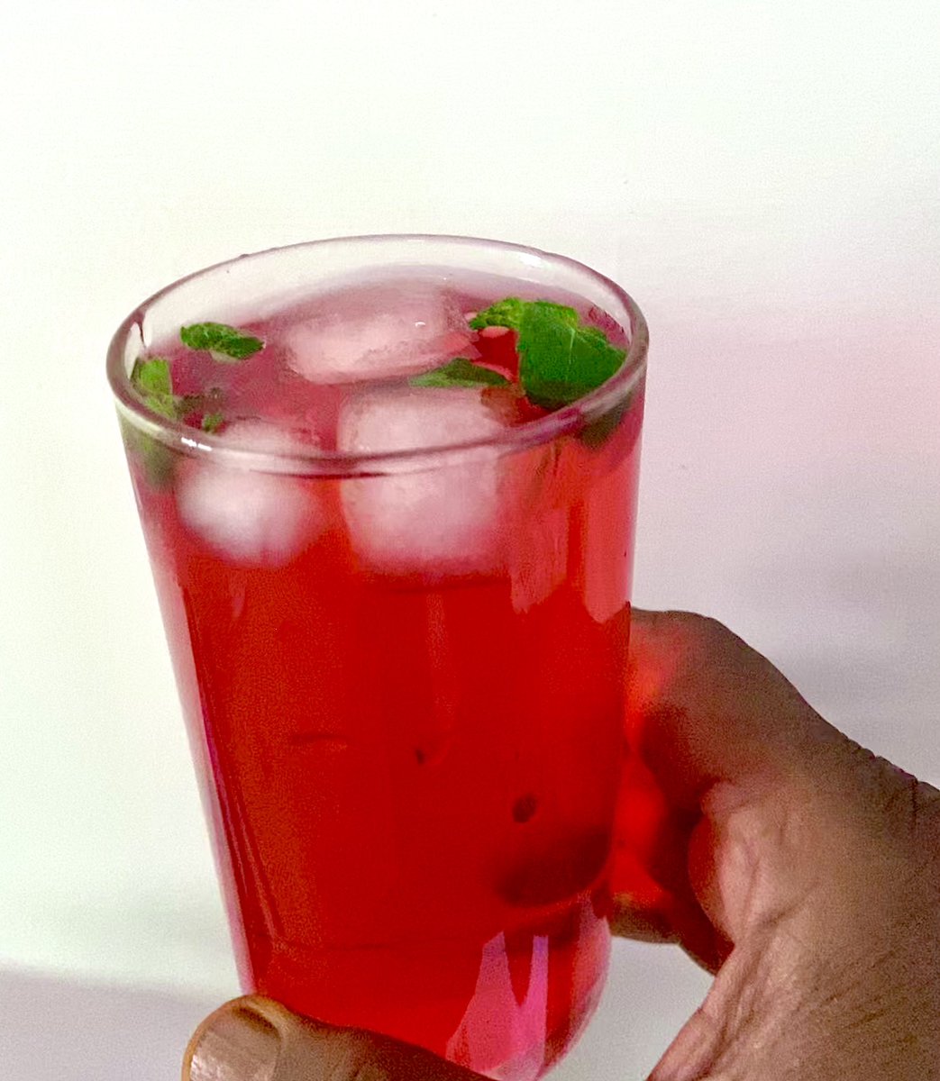Welcoming the summer with opening of a new bottle #RoohAfza. A cool chilled Rooh Afza Sharbat with a dash of lemon, home grown mint leaves and ice cubes is the best summer drink. Enjoy the drink and beat the heat. @pratibhaprerana @jaya2004khare @suneetamehan @sumitdookia