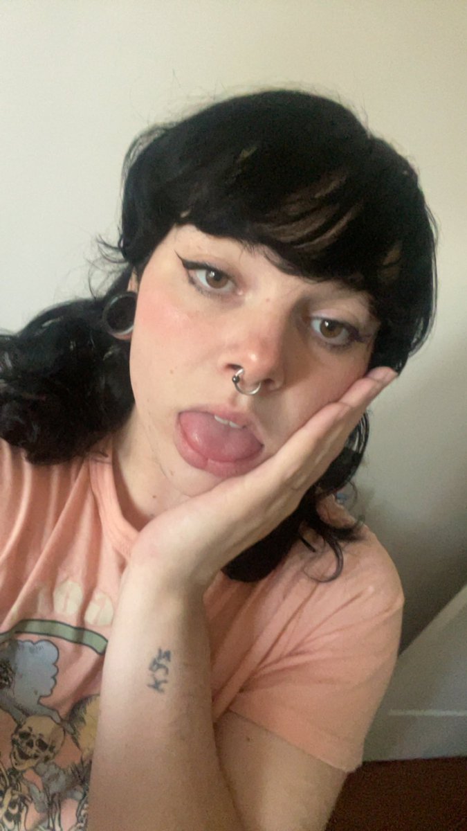 Ashdafemboy's tweet photo. PWEASE https://t.co/0uJccupc3R