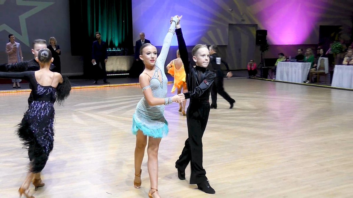 Джайв. Юниоры-1 La (D) финал - Kinezis Stars 2024 (Минск). ВИДЕО = youtu.be/5e8MwASIRME

#jive  #ballroomdance #ballroom #ballroomdancing #джайв  #dancesport