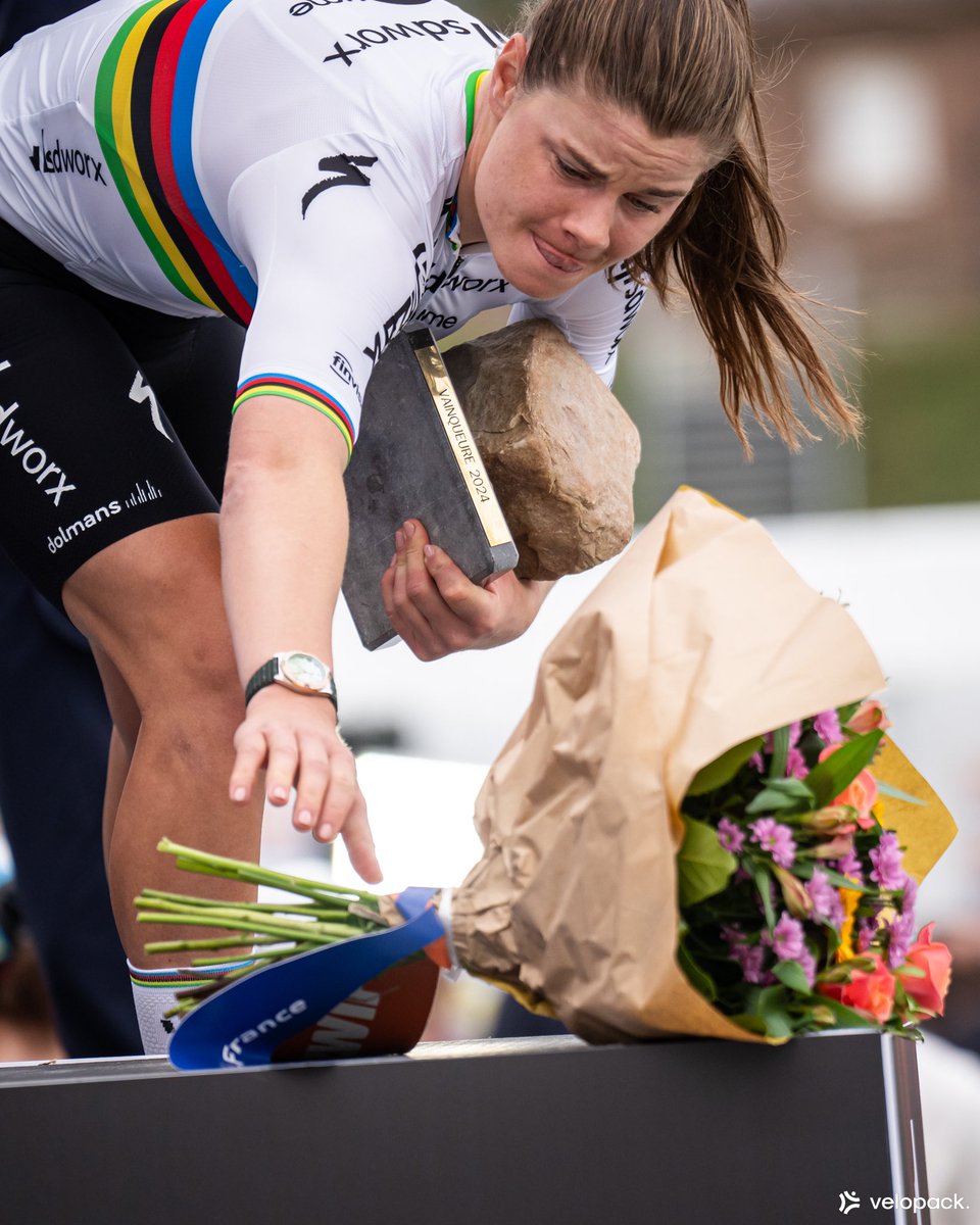pacofoot's tweet image. Hier, la championne du Monde @LotteKopecky a remportée @RoubaixFemmes 🔥🌪️ et on y était avec @velopack 🥰