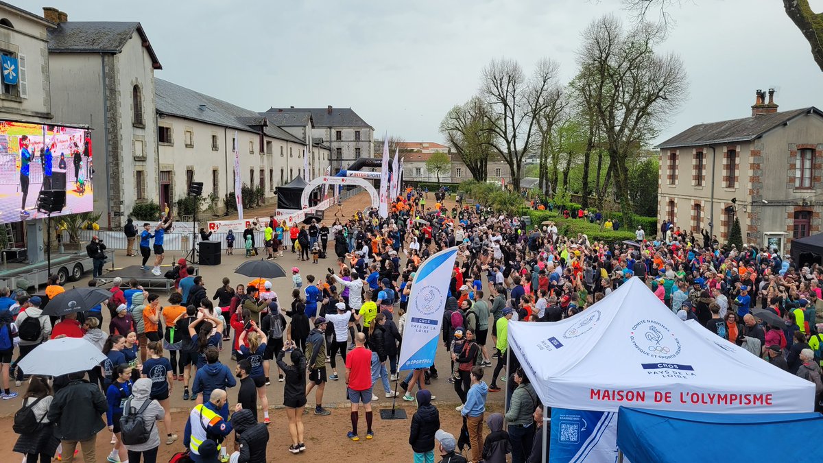 Un plaisir d'être présent aujourd'hui à cette édition de la #bicentenaire à la @larochesuryonfr avec la maison de l'olympisme!