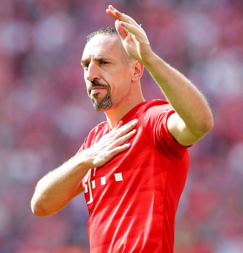 Franck Ribéry : 'J'ai grandi dans un quartier, au milieu de trente blocs, où j'ai appris à partager une canette de Coca ou un paquet de chips à six. Je n'oublie pas, c'est en moi... Mais avec ma cicatrice, j’en ai bavé. Quand j’étais petit, c’est inimaginable tout ce que j’ai…