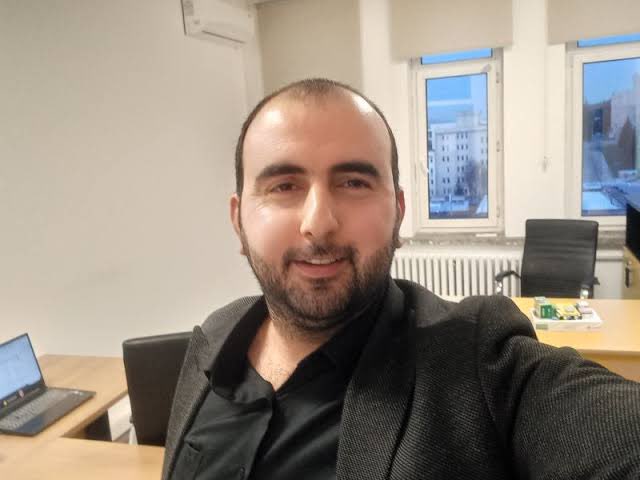 Öğretim üyemiz Doç. Dr. Ömer Melih Gül, IEEE Bilgisayar Topluluğu tarafından hizmetleri dolayısıyla 'Sürekli Hizmet Sertifikası' ile ödüllendirildi.🏆 Kendisi bu ödülü Türkiye’den kazanan ilk kişi olarak bizleri gururlandırdı.👏 Öğretim üyemizi yürekten kutluyor, başarılarının…