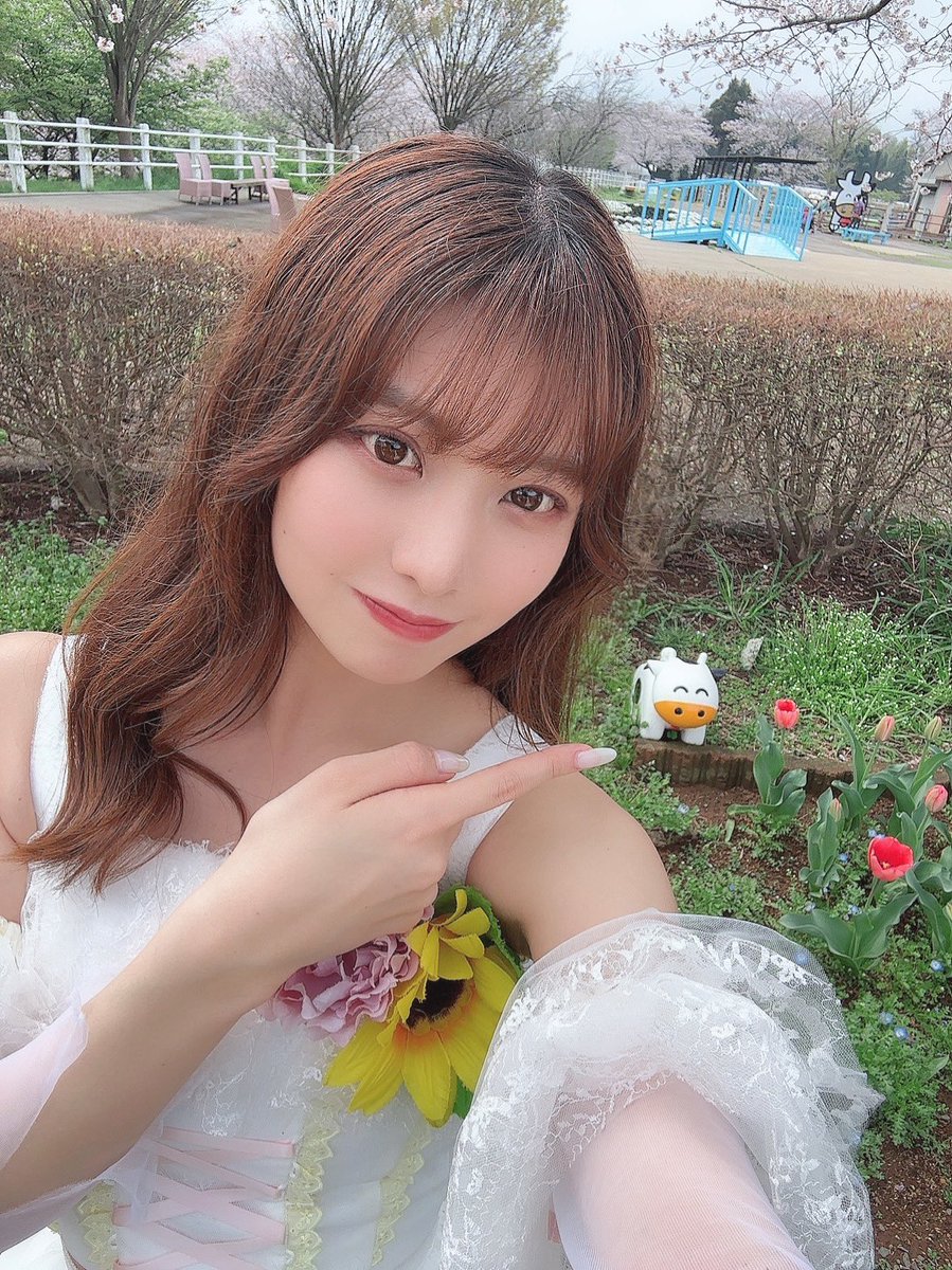 成田ゆめ牧場さんでのイベントありがとうございました🐮🌻

桜満開の中でライブできて楽しかった🌸

ゴキゲンズさんのステージとってもかっこよくて楽しかったです🎤✨

コラボメニューのいちごパフェも食べれた🥹🍓

#今日もマオ活
#ひまプリスマイル