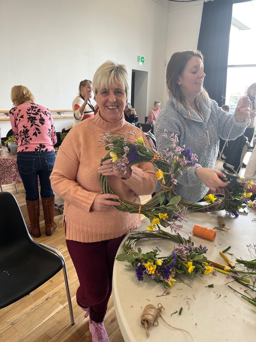 Spring was in the air at the Platform Studio Theatre for our recent Full House Friday's Bingo / Social Roots meet up - as we were joined by Angela Smith of @The_RHS who got everyone involved with some sensory, nature inspired arts and crafts! platform-online.co.uk/latest/article…