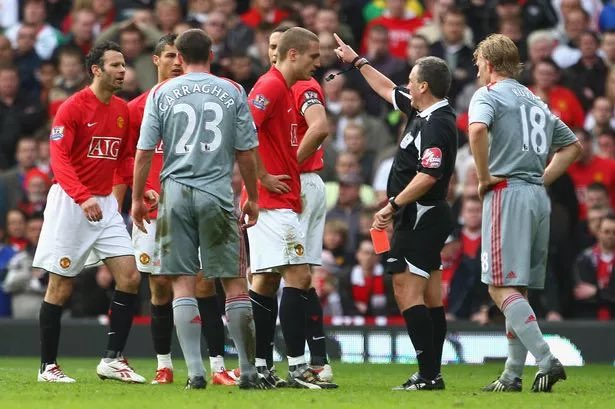 🟥 Only fixtures between Everton and Liverpool (23) have seen more red cards in the Premier League than the 18 in games between Liverpool and ManUtd. 👊🏻 #MUFC