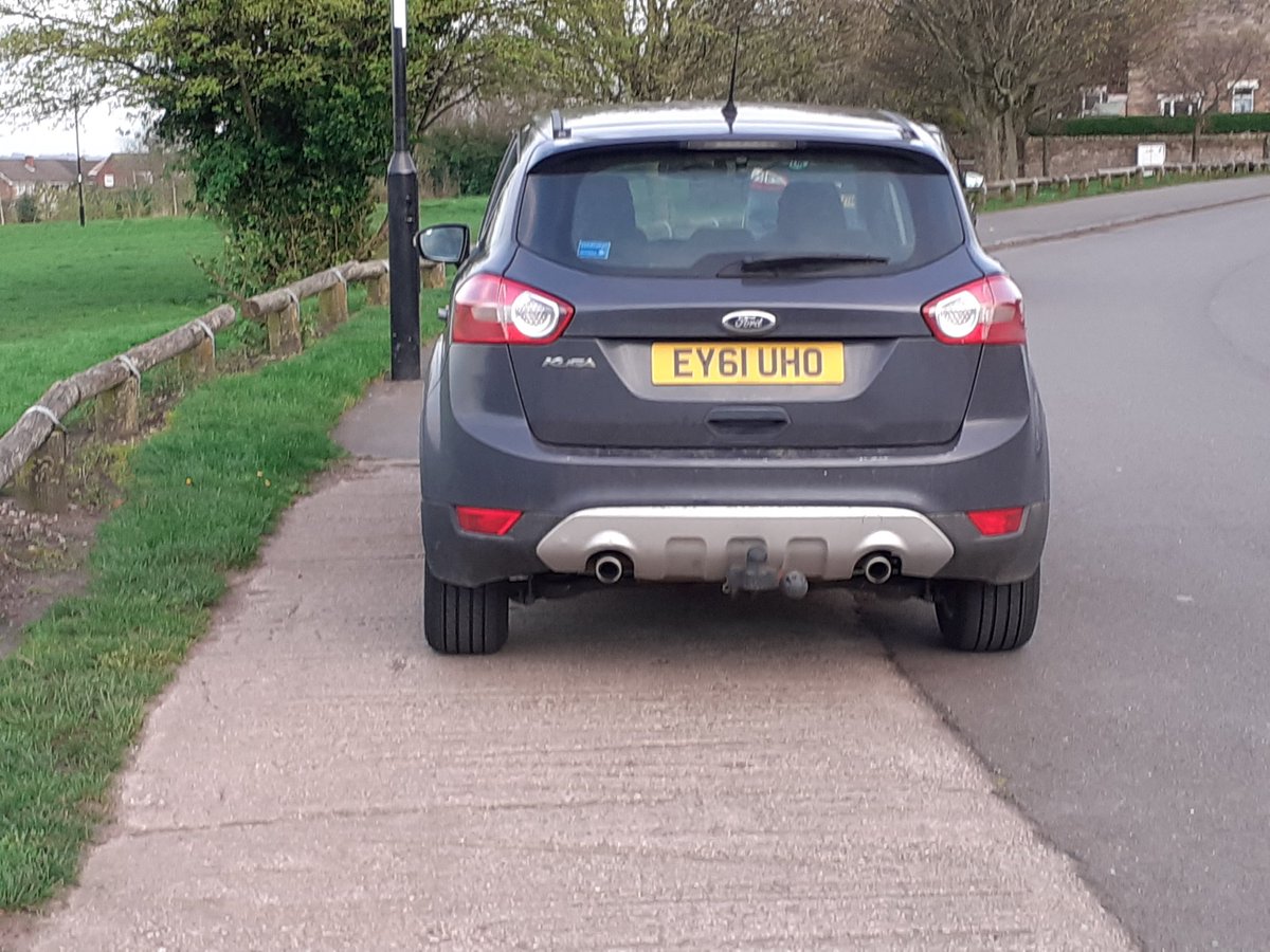 @ParkinginSheff no room for anyone with a pram or wheelchair to pass. They would have to literally walk in the road to get past this inconsiderate idiots vehicle.