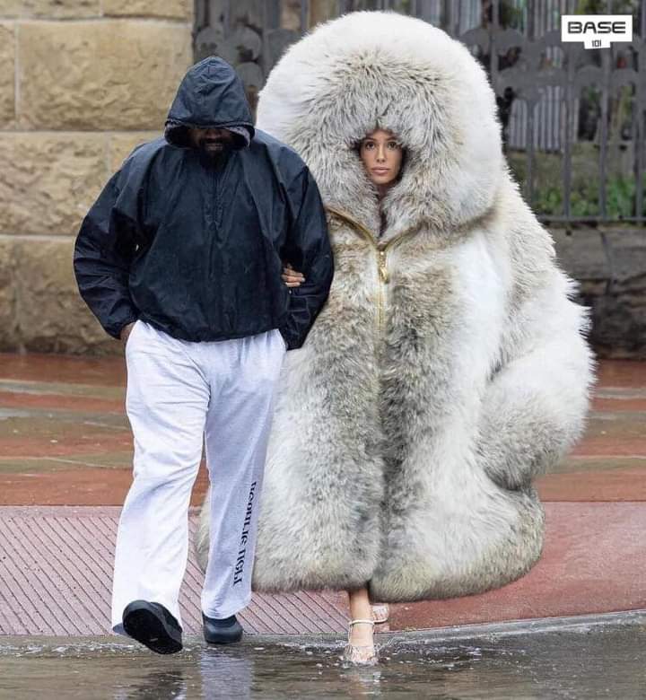 Kanye West &amp; Bianca Outside streets , y’all ask for her to cover up now y’all got it. ‼️😍